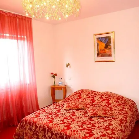 Krone Otel 2*
